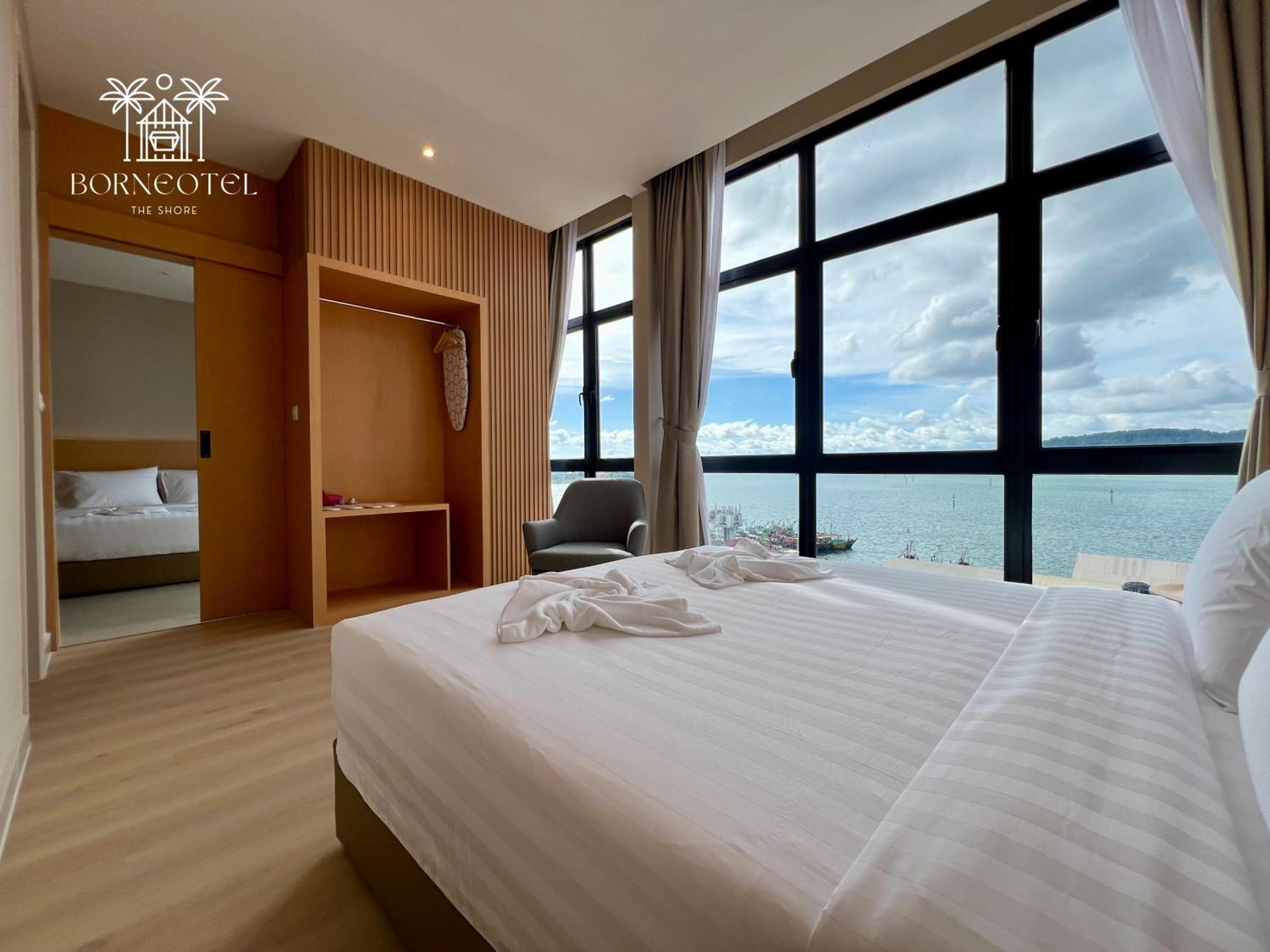 Borneotel The Shore Kk By Chg Kota Kinabalu Room photo