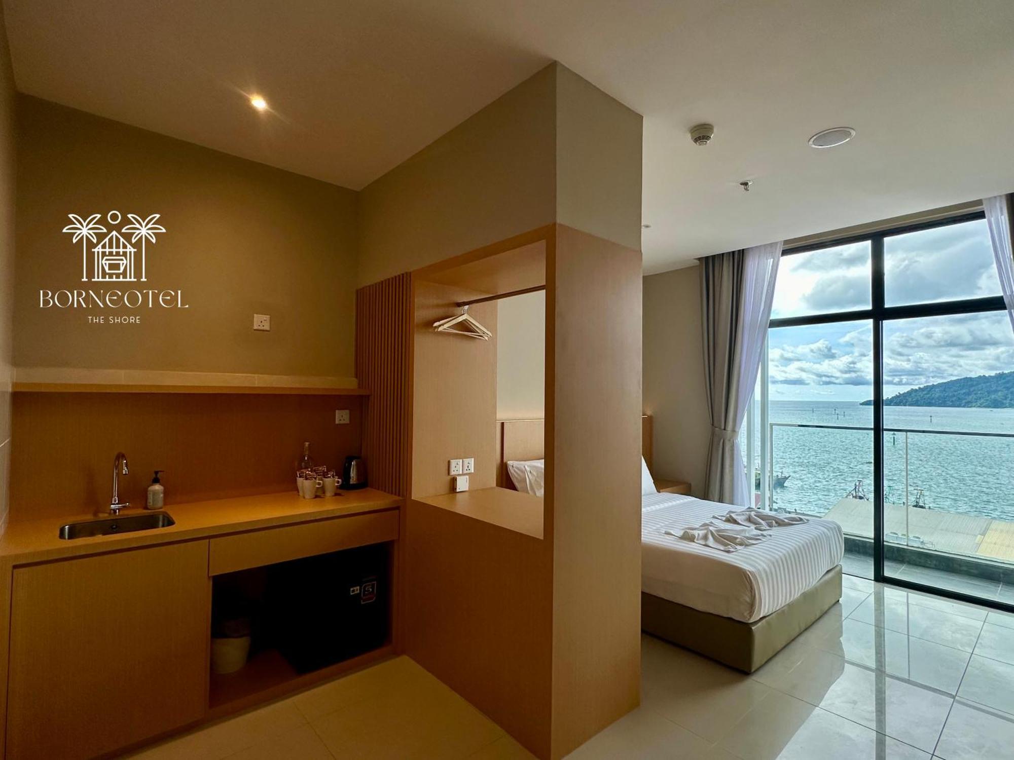 Borneotel The Shore Kk By Chg Kota Kinabalu Room photo